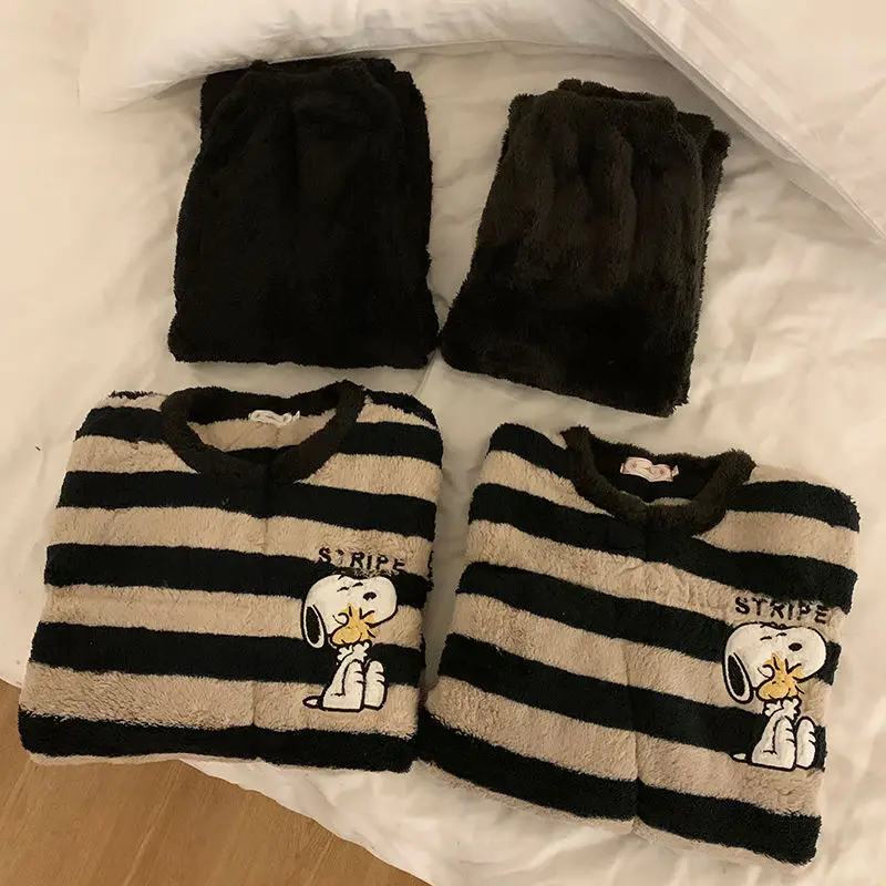 Winter Clothing Patterns - Snoopy men and women couple autumn